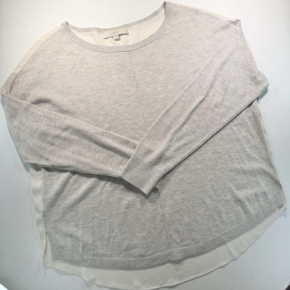 LOFT top L Gray Lightweight Sweater With Ivory Back Minimalist Flowy